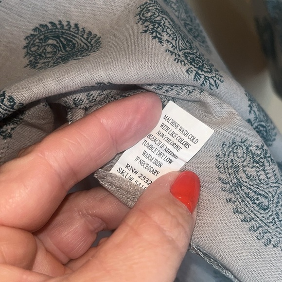 World Market boho style top with tasseled sleeves.  Size large - Picture 8 of 11